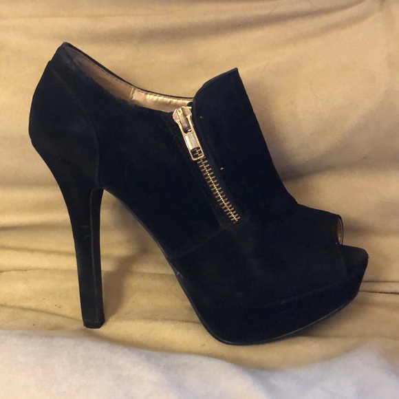 Black platform heels - Picture 2 of 5